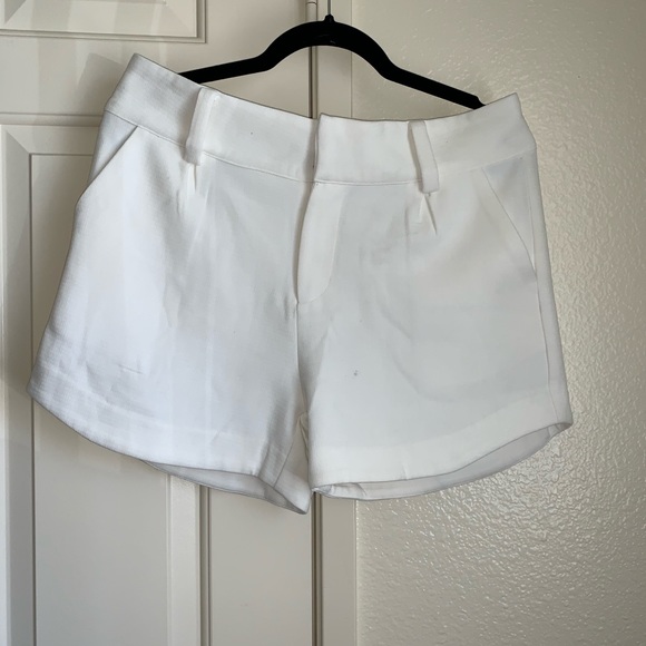 Shilla The Label Pants - Shilla The Label Cream Evolution Shorts Size L